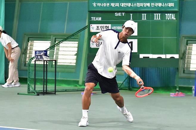 김시윤의 추격을 따돌린 조민혁(남원거점SC)의 왼손 포핸드 스트로크. 황서진 기자