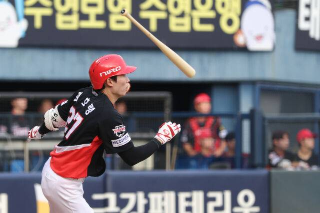 김호령이 6월 28일 서울 잠실야구장에서 타격을 하고 있다./KIA 타이거즈 제공