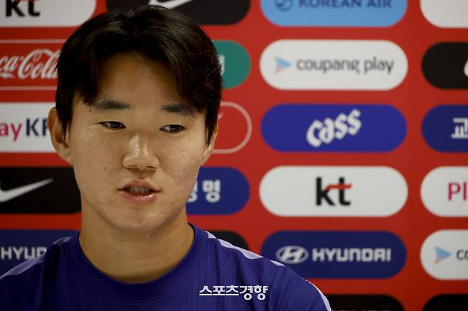 한국 남자 축구대표팀 양현준이 28일(한국 시간) 멕시코 과달라하라 팀 훈련장에서 2026 북중미 월드컵 조별리그 32강 진출 여부를 기다리며 기자회견을 하고 있다. 2026.06.28 과달라하라(멕시코) | 문재원 기자