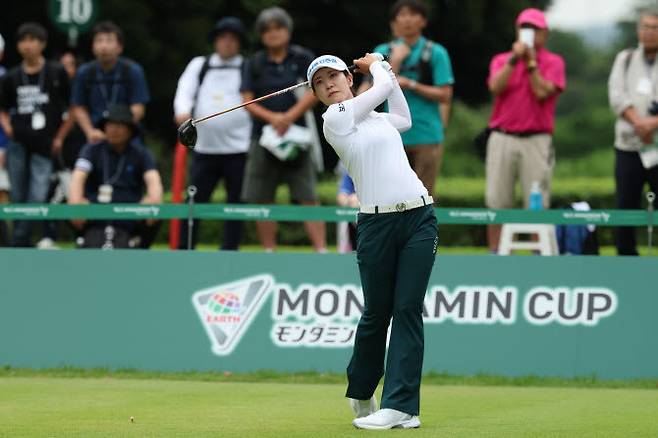 박민지가 28일 일본 지바현의 카멜리아 힐스 컨트리클럽에서 열린 JLPGA 투어 어스 몬다민컵 2라운드에서 티샷을 날리고 있다.(사진=윤현준 프리랜서 작가 제공)