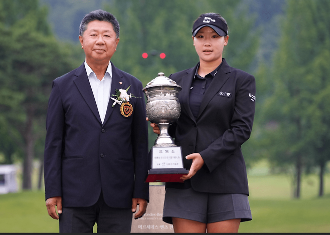 김민솔을 아마추어 국가대표 시절부터 눈여겨보고 지원을 아끼지 않은 강형모 회장. 대한골프협회 제공