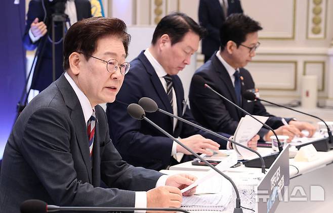 [서울=뉴시스] 조성봉 기자 = 이재명 대통령이 29일 청와대 영빈관에서 열린 ‘대한민국 대도약 3대 메가프로젝트 국민보고회’에서 발언하고 있다. 2026.06.29. suncho21@newsis.com