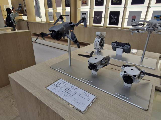 DJI 본사 전시장에 DJI 미니5 프로가 전시돼 있다. [사진=오주석 기자]