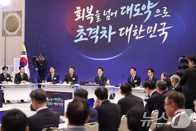 이재명 대통령이 29일 청와대 영빈관에서 열린 대한민국 대도약 3대 메가프로젝트 국민보고회에서 발언하고 있다. 사진=뉴스1