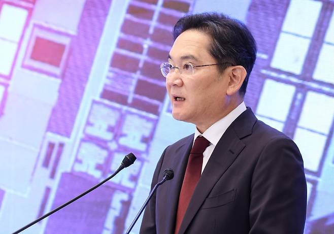 이재용 삼성전자 회장이 29일 청와대 영빈관에서 열린 대한민국 대도약 3대 메가프로젝트 국민보고회에서 투자계획을 발표하고 있다. 2026.6.29 뉴스1