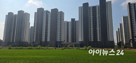 광주 북구 첨단 3지구 일대에 들어선 아파트. 올해 가을 입주를 앞두고 막바지 공사에 한창이었다. [사진=박지은 기자]