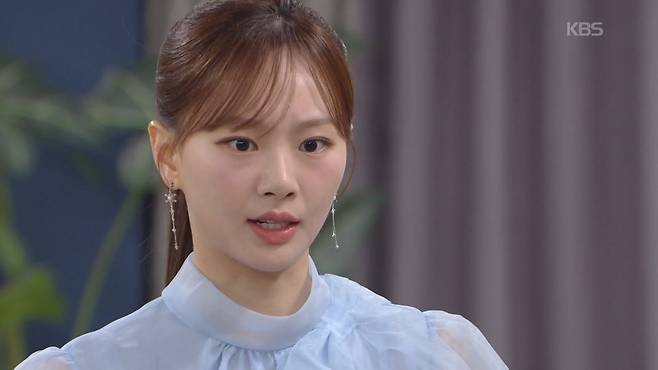 Choi Jae-sung, who plays Park Tae-ho in the KBS 2TV daily drama *Red Pearl*, has been urgently arrested by police on charges of teaching others how to manufacture and use explosives. During the arrest, Park Tae-ho lashed out at Kim Myung-hee, while Choi Yu-na proposed a partnership with Oh Jeong-ran to save Park Tae-ho, heightening the dramas tension.