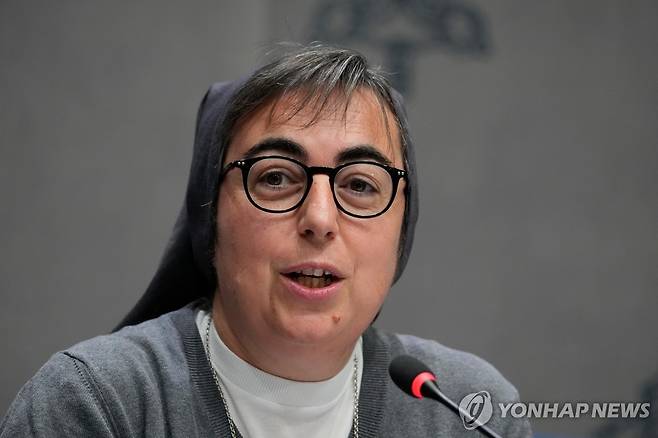 교황청 인간발전부 신임 장관에 임명된 알레산드라 스메릴리 [AP=연합뉴스. 재배포 및 DB 금지]