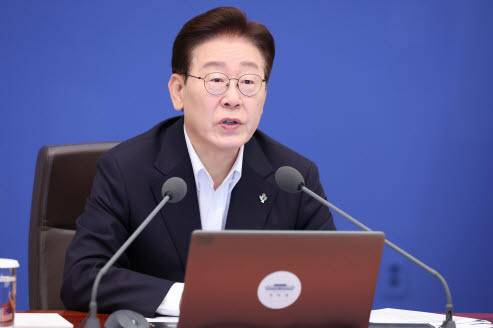 이재명 대통령이 30일 청와대에서 열린 국무회의 겸 비상경제점검회의에서 발언하고 있다. (사진=연합뉴스)