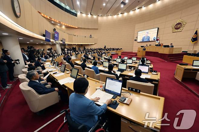 민형배 전남광주통합특별시장이 전남광주통합특별시가 공식 출범한 1일 전남도의회 본회의장에서 열린 제1회 임시회 제1차 본회의에서 취임사를 하고 있다. 2026.7.1 ⓒ 뉴스1 박지현 기자