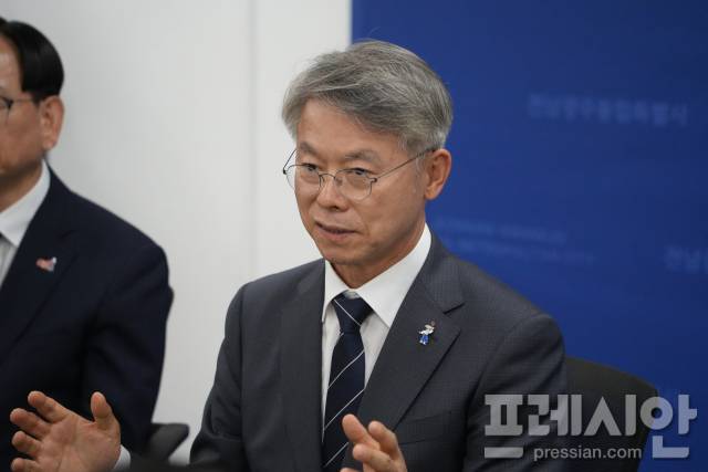 ▲민형배 전남광주통합특별시장이 1일 전남광주통합특별시 광주청사 기자간담회에서 질의에 답변하고 있다.2026.07.01ⓒ프레시안(김보현)
