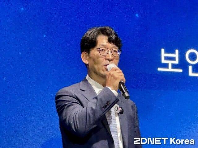 배환국 소프트캠프 2일 여의도 페어몬트 앰배서더 서울 그랜드볼룸에서 개최한 '소프트캠프 솔루션데이' 키노트 세션 발표를 시작하고 있다.