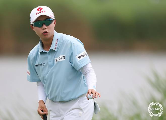 시차와 장거리 이동에 따른 피로에도 불구하고 공동 2위에 오른 김효주. [사진=KLPGA]