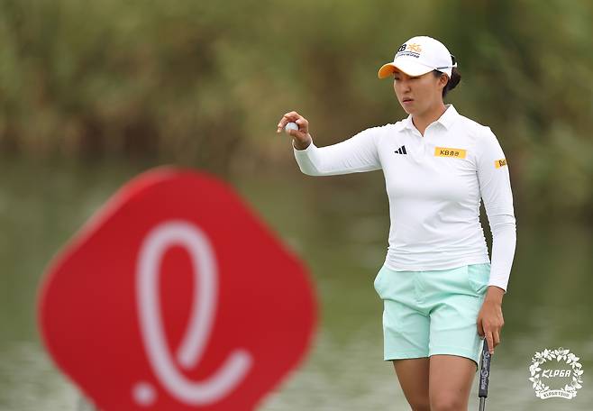 7언더파를 몰아쳐 깜짝 선두에 나선 박예지. [사진=KLPGA]