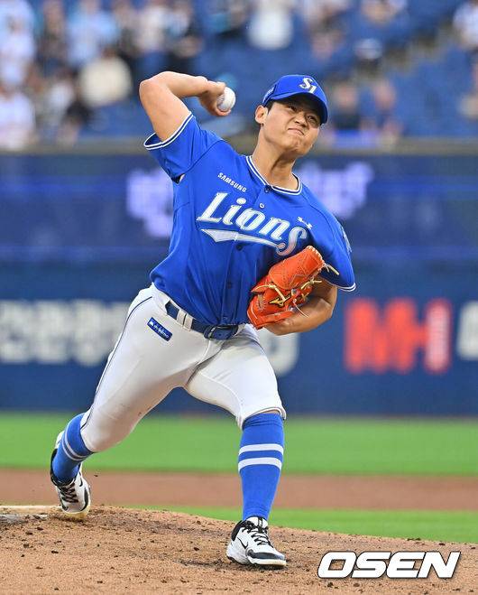 [OSEN=창원, 이석우 기자] 2일 창원NC파크에서 2026 신한 SOL KBO 리그 NC 다이노스와 삼성 라이온즈의 경기가 열렸다. 홈팀 NC는 김태경이, 방문팀 삼성은 김백산이 선발 출전했다. 삼성 라이온즈 선발투수 김백산이 역투하고 있다. 2026.07.02 / foto0307@osen.co.kr