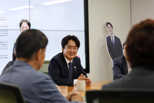 1일 노원구 간부들과 대화하는 서준오 구청장 [노원구 제공. 재판매 및 DB 금지]