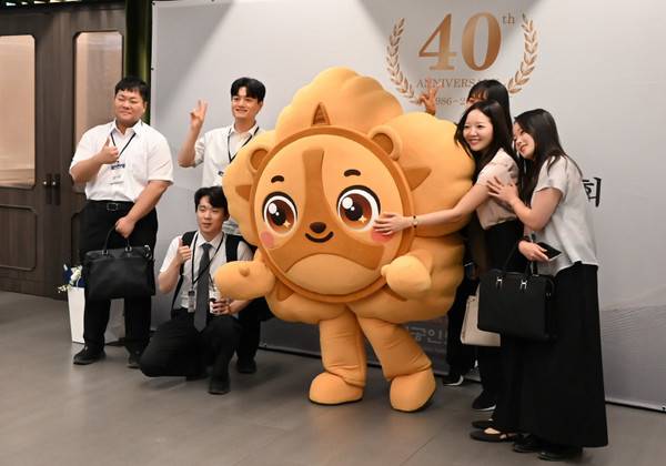 한국공인노무사회는 1일 서울 여의도 글래드호텔에서 '창립 40주년 기념식'을 열었다. <한국공인노무사회>