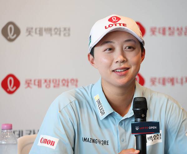 2026년 한국여자프로골프(KLPGA) 투어 제16회 롯데 오픈에 출전한 김효주 프로가 1라운드 경기 후 인터뷰하는 모습이다. 사진제공=KLPGA (사진을 무단으로 사용하지 마십시오.)