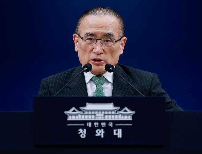 위성락 국가안보실장이 3일 청와대 춘추관에서 이재명 대통령의 북대서양조약기구(NATO·나토) 정상회의 및 몽골 국빈 방문 일정을 브리핑 하고 있다. 뉴스1
