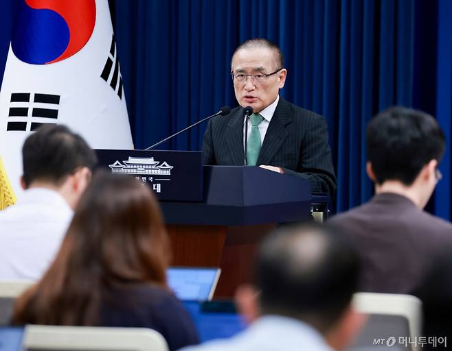 (서울=뉴스1) 허경 기자 = 위성락 국가안보실장이 3일 청와대 춘추관에서 이재명 대통령의 북대서양조약기구(NATO·나토) 정상회의 및 몽골 국빈 방문 일정을 브리핑 하고 있다. (청와대통신사진기자단) 2026.7.3/뉴스1  Copyright (C) 뉴스1. All rights reserved. 무단 전재 및 재배포,  AI학습 이용 금지. /사진=(서울=뉴스1) 허경 기자