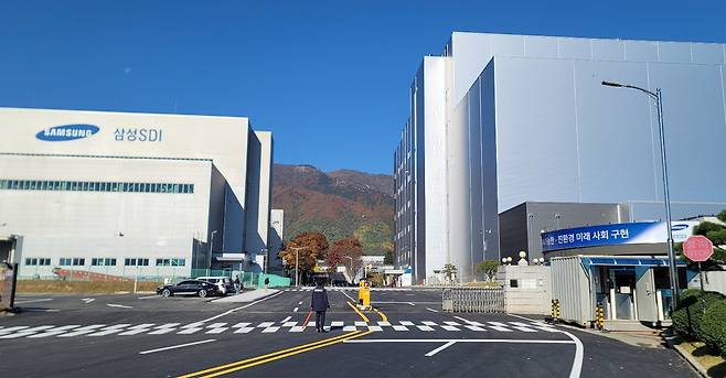 울산시 울주군 삼남읍 삼성SDI 울산공장이 지난해 11월 울산시의 행정지원으로 ‘하이테크밸리(H.T.V) 산업단지 3공구 및 STM 소재 4공장’을 성공적으로 준공했다. 사진은 삼성SDI 울산공장 [삼성SDI 제공]
