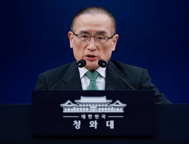 위성락&nbsp;국가안보실장이 3일 청와대 춘추관 기자회견장에서 이재명 대통령의 북대서양조약기구(NATO·나토) 정상회의 참석 및 몽골 국빈 방문 관련 사전 브리핑을 하고 있다. &copy;연합뉴스