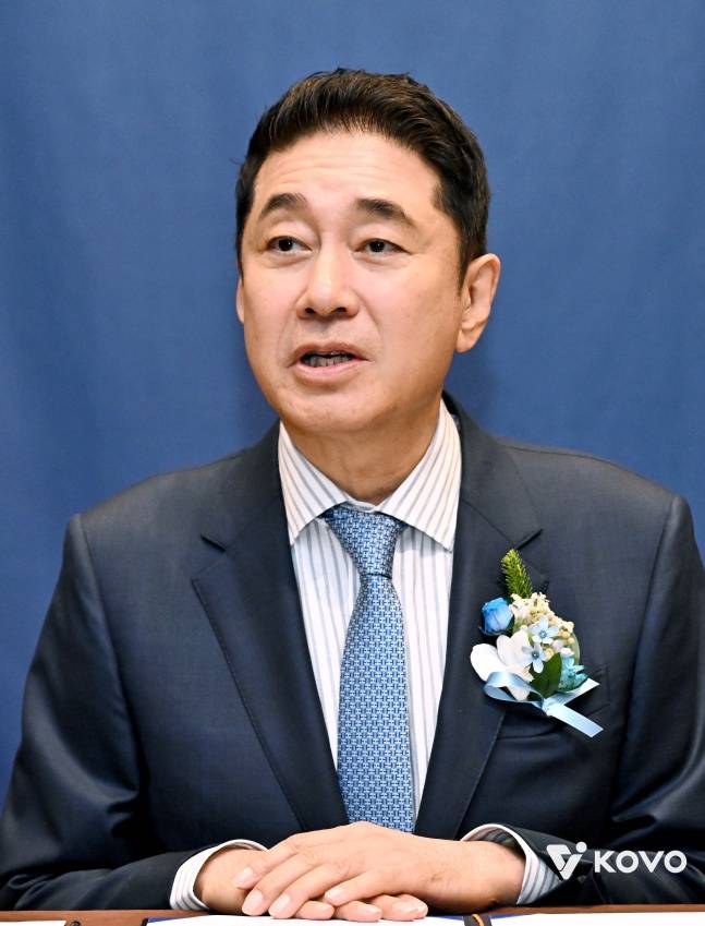 이호진 제9대 한국배구연맹 총재가 3일 서울 한남동 그랜드하얏트 서울에서 열린 KOVO 제9대 취임 기자회견에서 발언하고 있다. /사진=한국배구연맹 제공