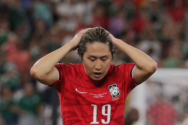 24일(현지시간) 멕시코 몬테레이 스타디움에서 열린 2026 북중미 월드컵 A조 3차전 한국과 남아프리카공화국의 경기, 한국의 이강인이 0-1 경기 종료 후 아쉬워하고 있다. 연합뉴스
