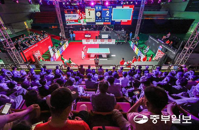 5일 오후 광명시 광명시민체육관에서 열린 PBA 팀리그 2026-2027 광명시 투어, 웰컴저축은행 웰컴피닉스와 하나카드 하나페이의 경기에서 선수들이 흥미진진한 경기를 펼치고 있다. 임채운기자