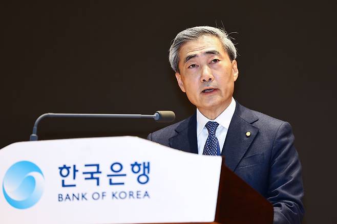 신현송 한국은행 총재가 4월21일 서울 중구 한국은행 별관에서 열린 취임식에서 취임사를 하고 있다. 연합뉴스