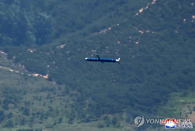 북한, 구축함 '강건호' 무기시험 진행 (평양 조선중앙통신=연합뉴스) 김정은 북한 국무위원장이 진수식 도중 좌초했던 신형 5천t급 구축함 '강건호'에 탑재된 미사일과 함포 등 주요 무기체계 시험을 지난 3일 참관했다고 조선중앙통신이 5일 보도했다.[조선중앙통신 홈페이지 캡처] 2026.7.5 
    [국내에서만 사용가능. 재배포 금지. For Use Only in the Republic of Korea. No Redistribution] nkphoto@yna.co.kr