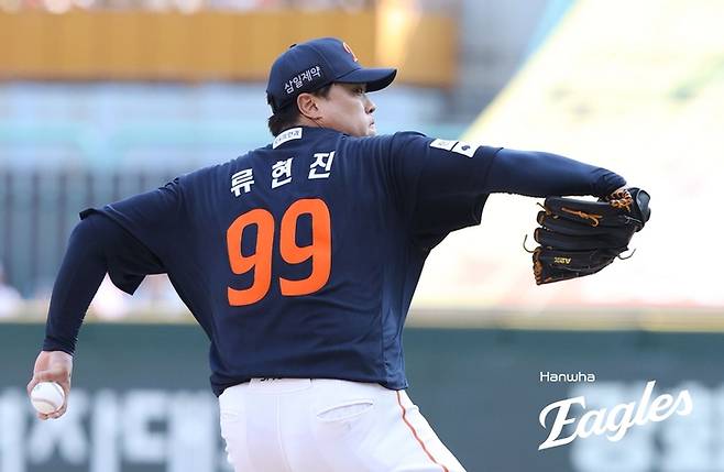 한화 류현진이 28일 인천SSG랜더스필드에서 열린 2026 KBO리그 SSG전에서 선발 등판해 역투하고 있다. 사진 | 한화 이글스