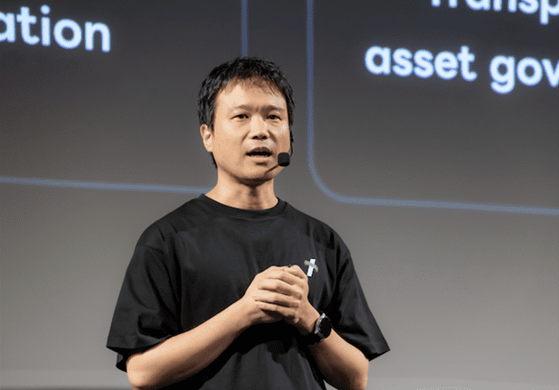 테크버스 2026에서 기조연설을 하고 있는 나미키 료타 LY 주식회사 CTO 및 도메인 AI CBU·AI 전략기획 그룹장
