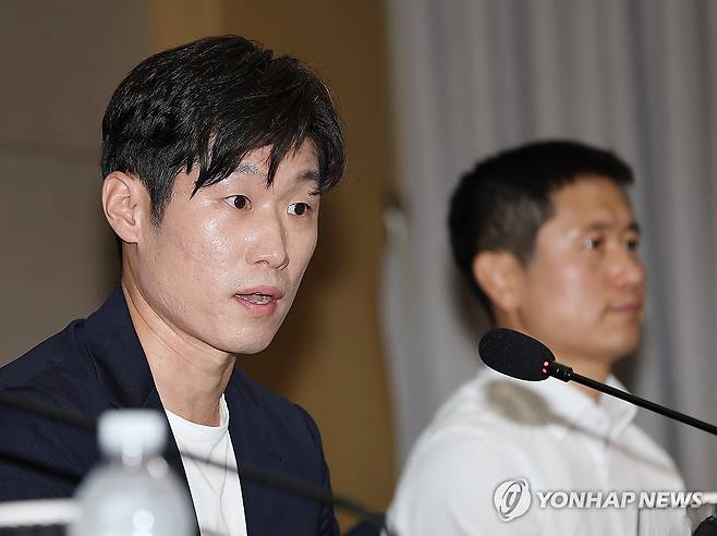 발언하는 박지성 공동위원장 (서울=연합뉴스) 이진욱 기자 = 6일 서울 송파구 서울올림픽파크텔에서 열린 K-축구혁신위원회 출범식에서 공동위원장인 박지성 국제축구연맹 분과위 위원이 발언하고 있다. 2026.7.6 [공동취재] cityboy@yna.co.kr