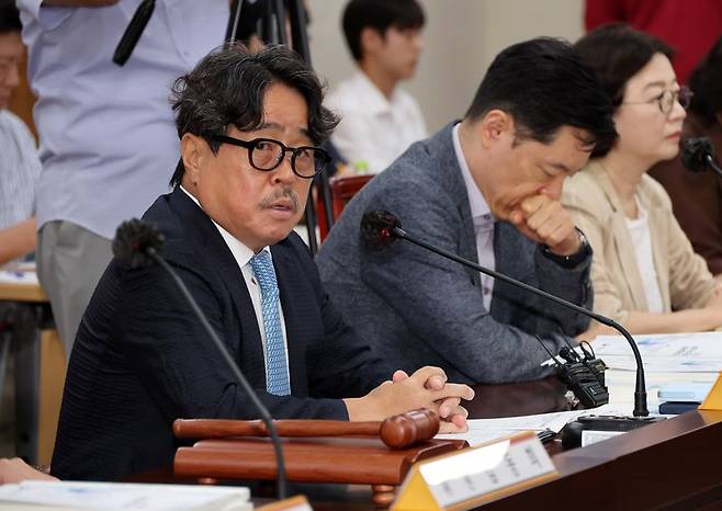 권순원 최저임금위원회 위원장이 7일 오후 세종시 정부세종청사에서 열린 최저임금위 제12차 전원회의에서 발언하고 있다. 뉴시스