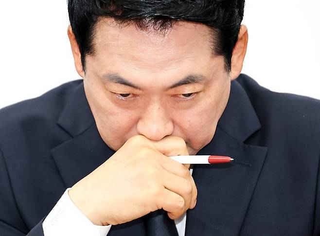 생각에 잠긴 국민의힘 장동혁 대표/연합뉴스