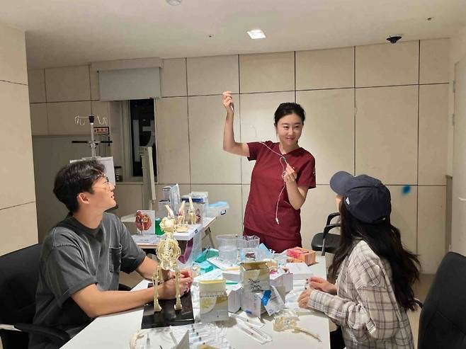 마취 실습 세미나 진행 모습(브이아카데미 제공) ⓒ 뉴스1