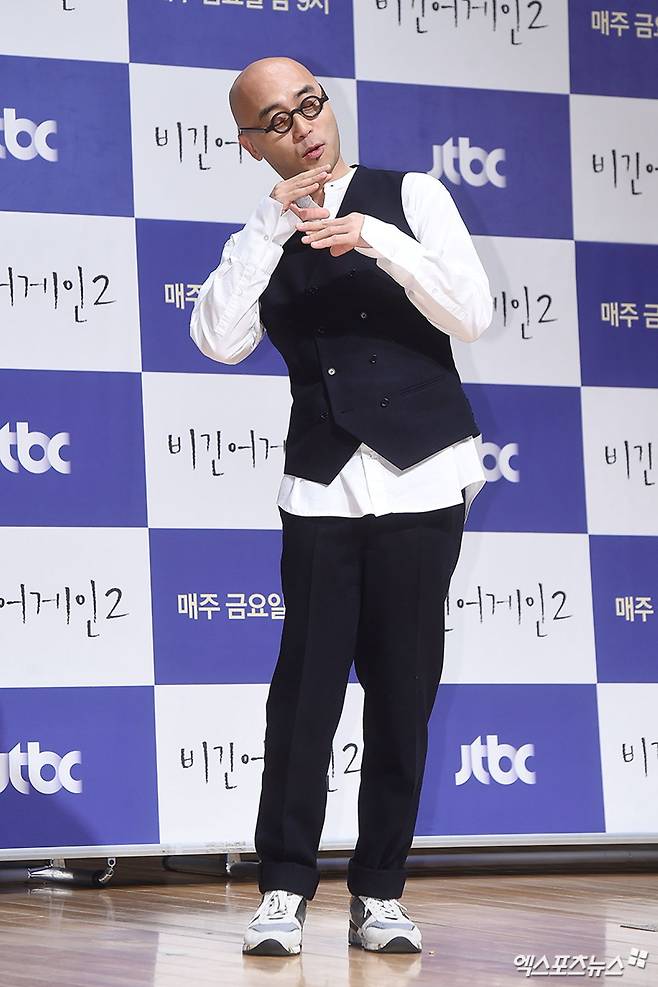 Singer Harim has shared his stance on the political controversy that erupted after he criticized the procession of condolence wreaths in front of Baejae High School. As a family member of a victim of the May 18 Democratization Movement, Ha Rim expressed bitterness over the one-sided partisan logic directed at him and reiterated his concern about the culture of weaponizing funeral wreaths.Ha Rim recently addressed the controversy that erupted after he criticized the display of condolence wreaths in front of Baejae High School on his social media. He pointed out the situation where he was simultaneously bombarded with conflicting accusations of being an Ilbe supporter and a leftist, and expressed a critical view of the current trend of exploiting celebrities remarks for childish partisan battles.Previously, Ha Rim had strongly criticized the phenomenon of funeral wreaths being placed in front of the school due to the controversy over the Baejae High School baseball teams cheer slogans, calling it a despicable act carried out with flowers. He argued that the culture of funeral wreaths—which carries a malicious intent to evoke death and cause distress to others—has been distorted into a tool for political attacks.Ha Rim pointed out that flowers weaponized to harm others are no longer flowers, and appealed for people to restore a minimum level of dignity before becoming accustomed to such forms of hatred. In response to these remarks, opinions among netizens are evenly divided between those who view funeral wreaths as an appropriate form of protest and those who agree with Ha Rims criticism.