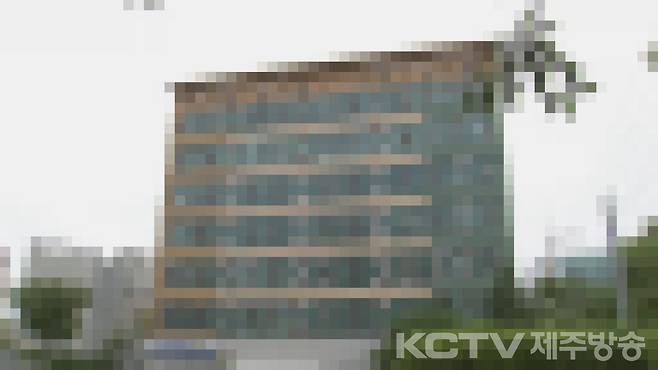 9일 오후 제주시 연동의 한 오피스텔. 지난달 이 오피스텔 물건 35건이 법원 경매에 부쳐졌지만 모두 유찰됐다.
