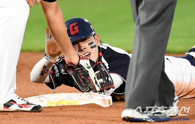 롯데전 강했던 KIA 선발 네일을 무너뜨린 리드오프 황성빈의 빠른 발. 부산=박재만 기자 pjm@sportschosun.com