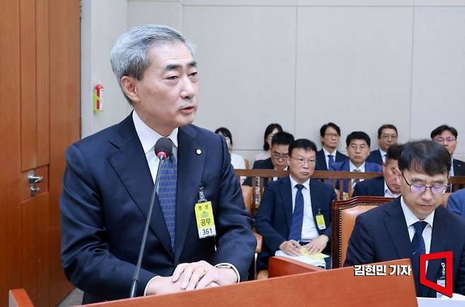 신현송 한국은행 총재가 9일 국회에서 열린 재정경제기획위원회 제2차 전체회의에서 인사말하고 있다. 2026.7.9 김현민 기자