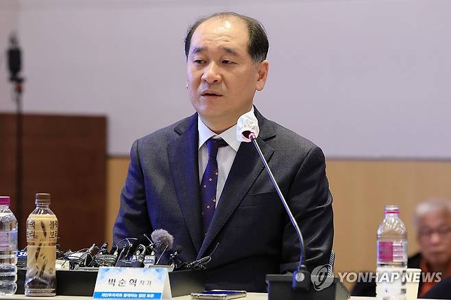 토론회서 발언하는 '배터리 아저씨' 박순혁씨 [연합뉴스 자료사진]