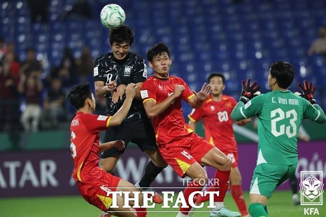 이민성 감독이 이끄는 한국 U23 대표팀이 24일 '김상식 매직'의 베트남과 2026 AFC U23 아시안컵 3~4위전에서 연장까지 2-2로 승부를 가리지 못한 뒤 승부차기에서 6-1로 져 4위를 기록했다./제다=KFA