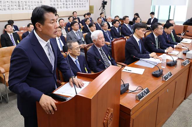 김태효 전 국가안보실 1차장이 정치검찰 조작기소의혹 국정조사 청문회에서 위원들의 질의에 답변하고 있다. 2026.4.21.