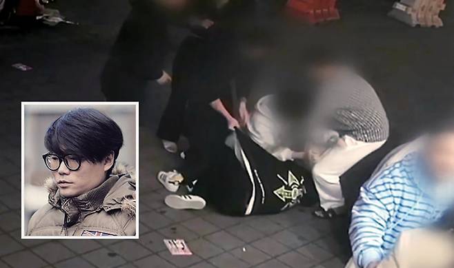 고 김창민 감독(작은 사진)을 식당 밖으로 끌고 나가 집단폭행하는 가해자들 CCTV 화면 ⓒJTBC뉴스룸 화면캡처