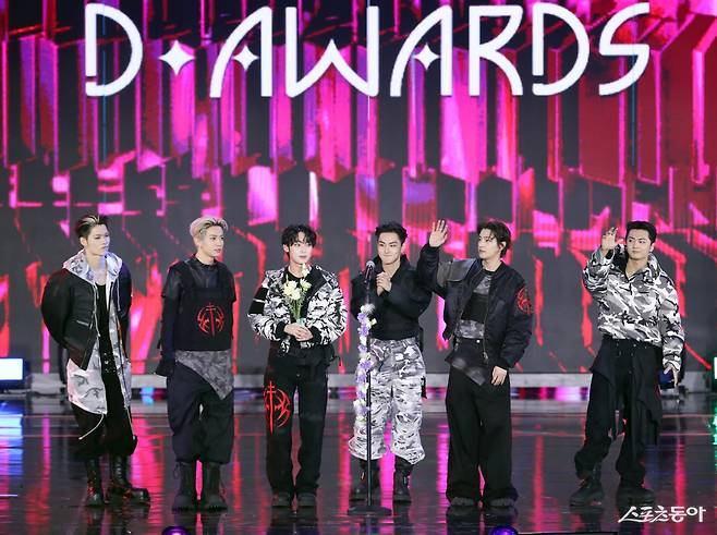 제1회 디 어워즈에서 ‘올해의 앨범’, 2월 열린 2회 디 어워즈에선 ‘올해의 아티스트’를 거머쥔 엔하이픈 스포츠동아DB