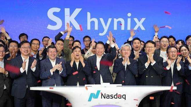 SK하이닉스, 나스닥 상장 '오프닝벨' [나스닥 제공. 재판매 및 DB 금지]