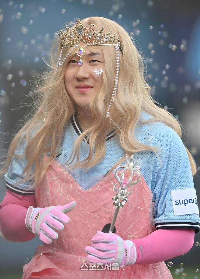 KT 최원준이 11일 서울 잠실구장에서 열린 2026 KBO리그 올스타전 타석에 들어서고 있다. 잠실 | 최승섭 기자 thunder@sportsseoul.com