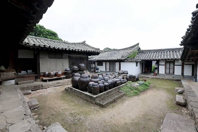 300년 역사의 가양주 전통을 간직한 경주 교동법주 가옥 내부. /이용선 기자