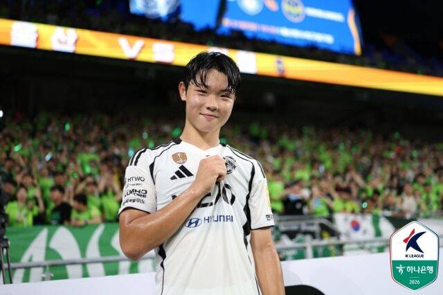 전북의 김예건이 울산과의 하나은행 K리그1 2026 17라운드에서 프로 데뷔골에 성공했다./프로축구연맹 제공